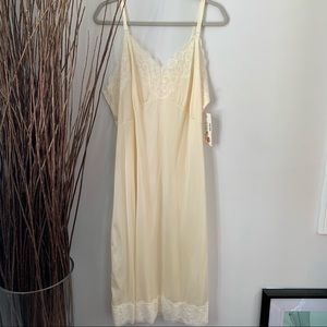 Velrose Nightgown Slip Nylon Women’s Size 44